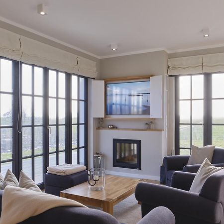 Reetland Am Meer - Luxusplus Reetdachvilla Mit 4 Schlafzimmern, Aussensauna, Loungebereich Und Kamin G07 德兰斯克 外观 照片
