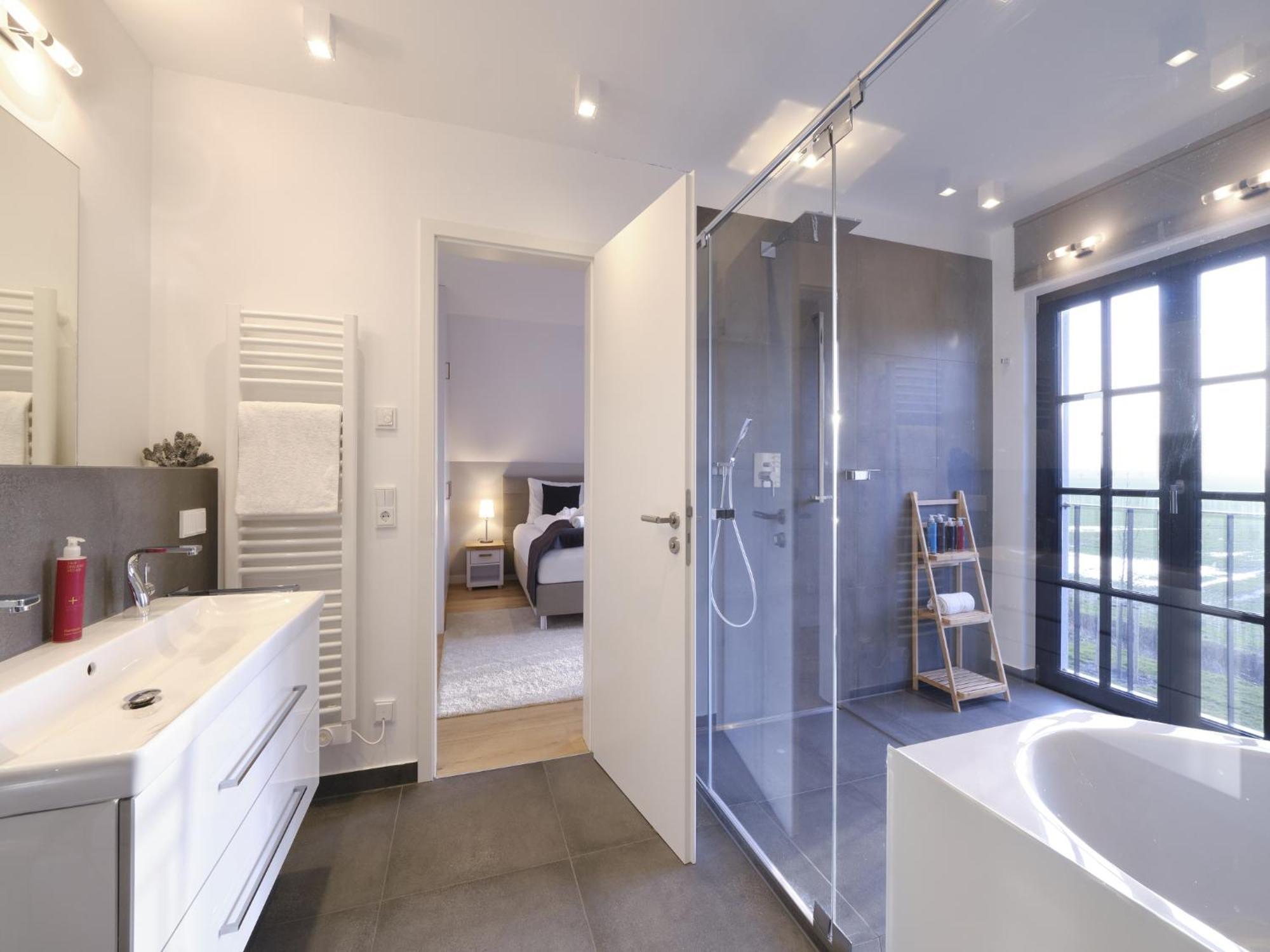 Reetland Am Meer - Luxusplus Reetdachvilla Mit 4 Schlafzimmern, Aussensauna, Loungebereich Und Kamin G07 德兰斯克 外观 照片